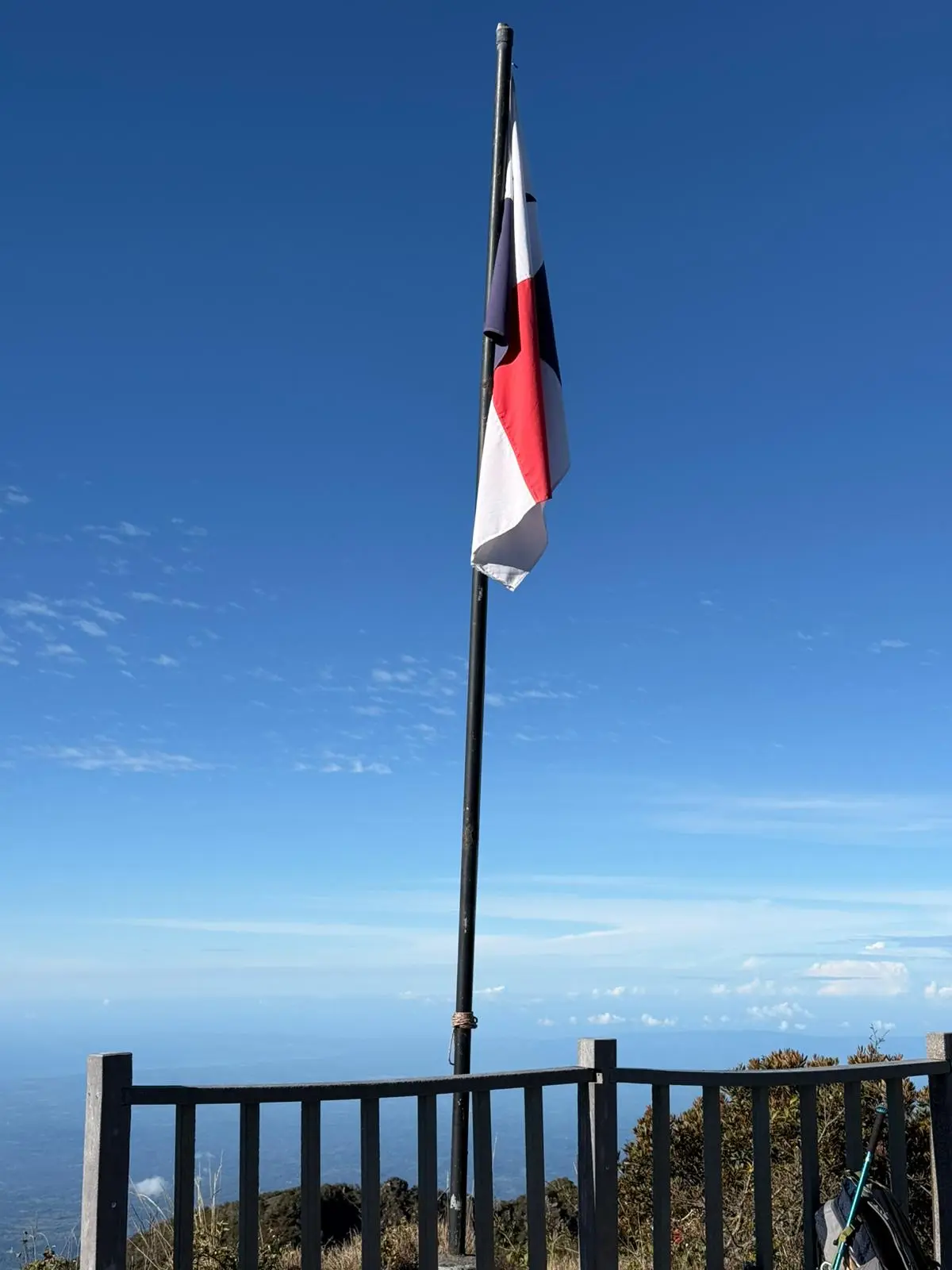 The Panama flag flying at the 3,475 m summit of Volcán Barú